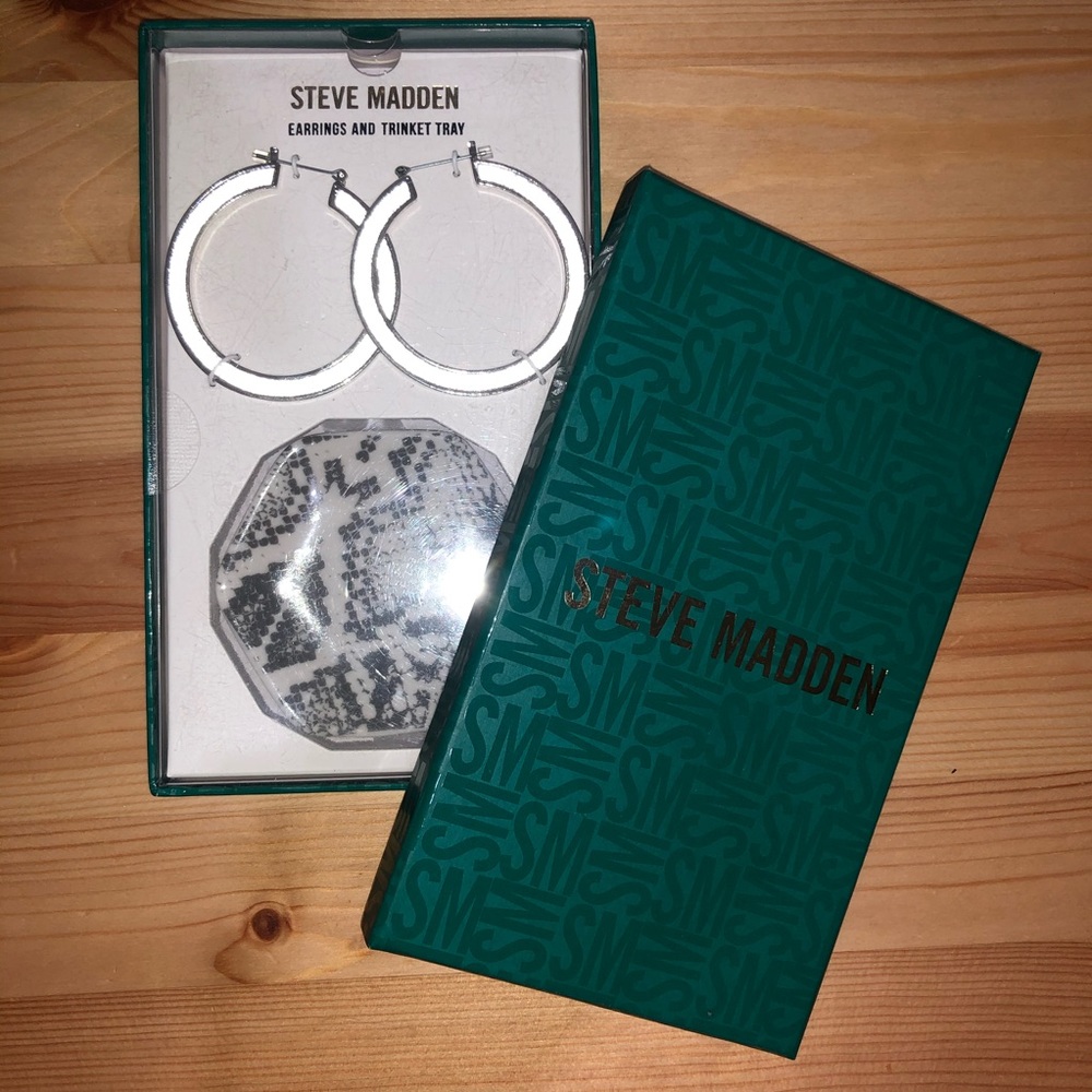 Steve Madden Earrings & Trinket Tray